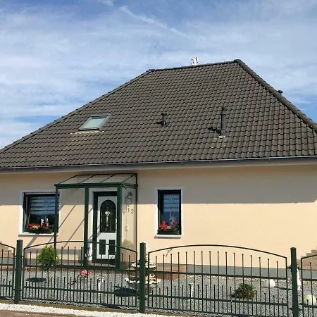 Ferienwohnung Sturmvogel 萨斯尼茨